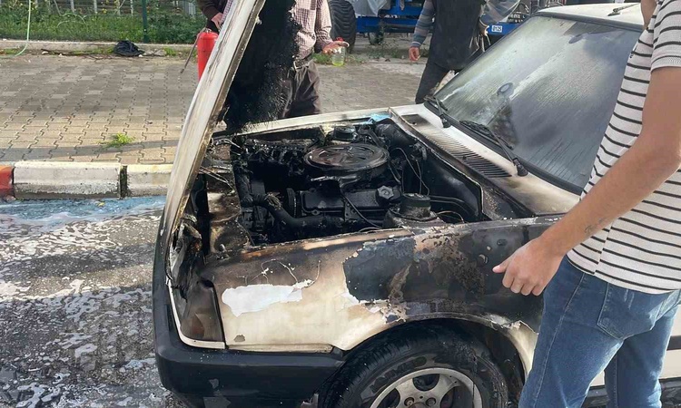 Son Gelişme: Karaman'da seyir halindeki otomobilin motor kısmı alev aldı, itfaiye söndürdü | İşte Tüm Ayrıntıl