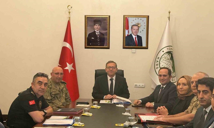 Son Gelişme: Kars Valisi Ziya Polat başkanlığındaki toplantıda okul ve sınır güvenliği ele alındı - Son Dakika