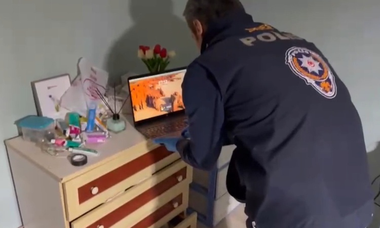Son Gelişme: Kastamonu'da müstehcen içerik satın alan 5 şüpheli yakalanarak gözaltına sevk edildi ve Merak Edi