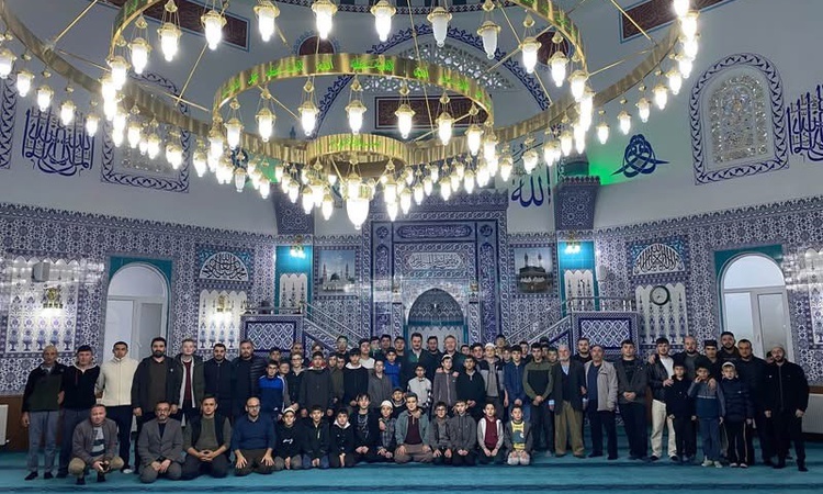 Son Gelişme: Kavak'ta cemaat, Hz. Ömer Camii'nde sabah namazı buluşmasında bir araya geldi