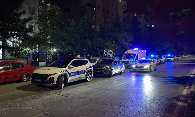 Son Gelişme: Kayseri Melikgazi'de baba, tartıştığı oğlu tarafından bıçaklanarak yaşamını yitirdi. ve Merak Edi