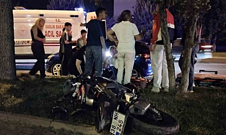 Son Gelişme: Kayseri’de otomobille motosiklet çarpıştı: 1 yaralı ve Merak Edilenler