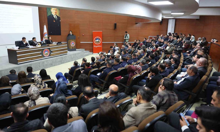 Son Gelişme: Kayseri'de 'Sensiz Olmaz' değerlendirme toplantısı Vali Çiçek başkanlığında yapıldı ve Merak Edil