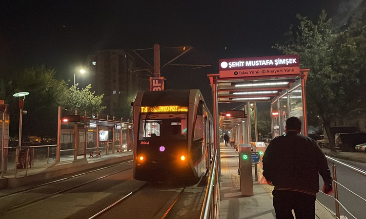 Son Gelişme: Kayseri'de tramvayın çarptığı yaya ağır yaralandı | İşte Tüm Ayrıntılar