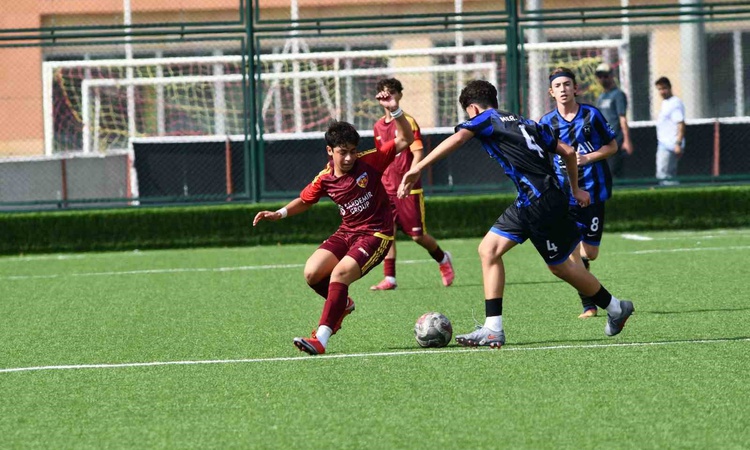 Son Gelişme: Kayserispor U15, Mersin Terspor'u 6-1 mağlup ederek ilk galibiyetini aldı: Gelişmeler Takip Edili