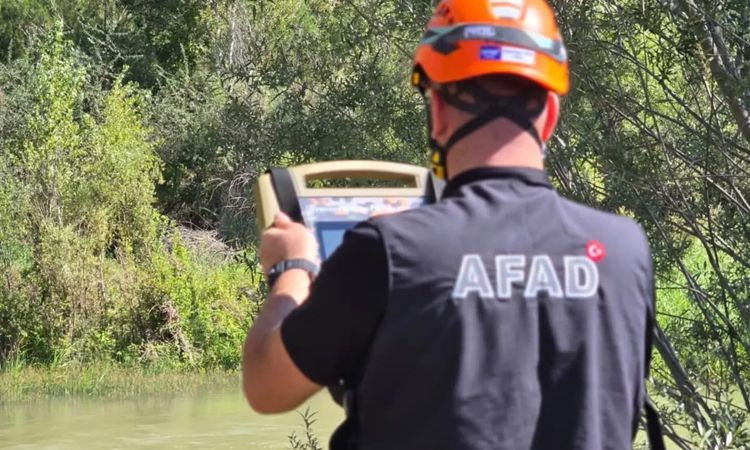 Son Gelişme: Kelkit Çayı'na düşen Esma Nur, yapay zeka destekli dronla aranıyor - Son Dakika Bilgileri