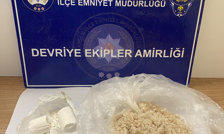Son Gelişme: Keşan'da taksiyle uyuşturucu ticareti yaptıkları belirlenen 2 şüpheli hakkında tutuklama kararı v
