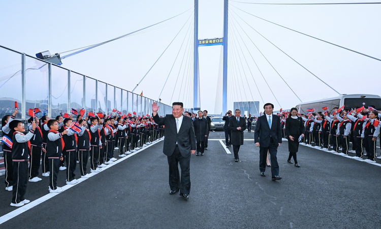 Son Gelişme: Kim Jong-un, Çin'in Dandong kentini Wang Huning'in eşliğinde ziyaret etti - Son Dakika Bilgileri