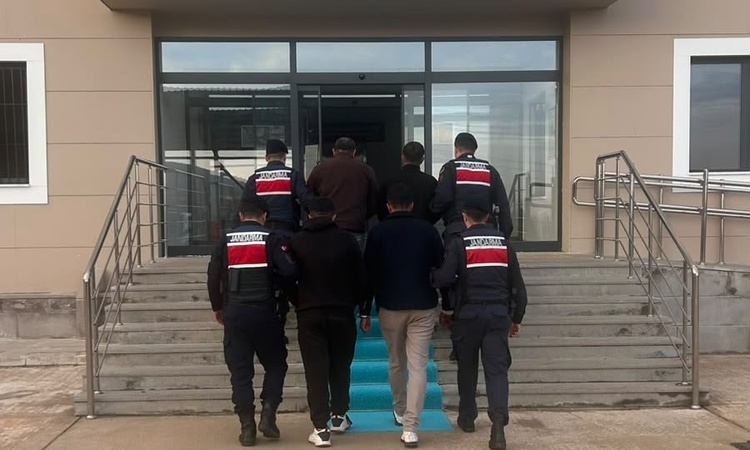 Son Gelişme: Kırıkkale Bahşılı'da 6 bin 953 sentetik ecza hap ele geçirildi, 4 şüpheli hakkında tutuklama kara