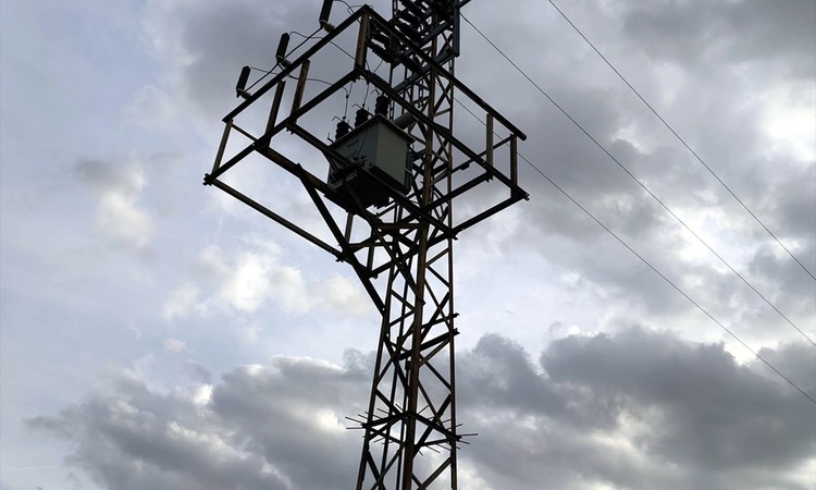 Son Gelişme: Kırıkkale'de elektrik direğine çıkan 66 yaşındaki kişi akıma kapılarak öldü | İşte Tüm Ayrıntılar