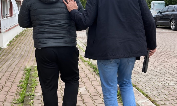 Son Gelişme: Kırıkkale'de jandarma, kesinleşmiş hapis cezası olan 2 firari hükümlüyü yakaladı - Son Dakika Bil
