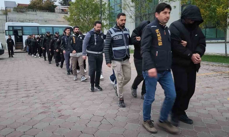 Son Gelişme: Kırıkkale merkezli 8 ilde bahis operasyonunda 11 şüpheli hakkında tutuklama kararı verildi ve Mer