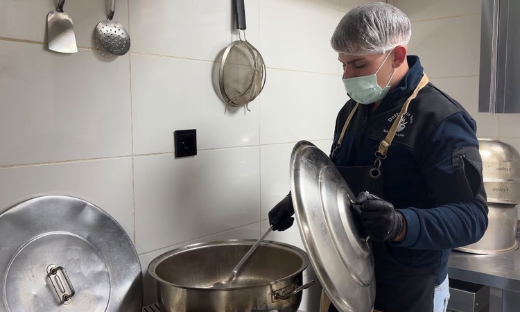Son Gelişme: Kırklareli'nde 17 yaşındaki aşçı, yaşıtlarına meslek öğrenmelerini önerdi