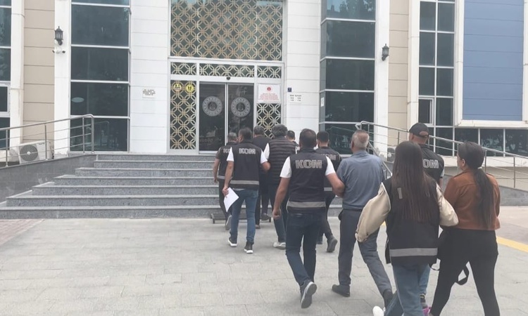 Son Gelişme: Kırşehir'de tefecilik soruşturmasında gözaltına alınan 7 şüpheliden 3'ü hakkında tutuklama kararı