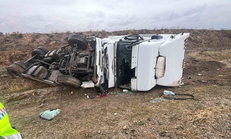 Son Gelişme: Konya Beyşehir'de yağışlı havada üç ayrı trafik kazasında 6 kişi yaralandı ve Merak Edilenler