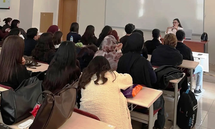 Son Gelişme: Kütahya'da DPÜ öğrencisi genç kadınlara ilişkisel ve dijital şiddet eğitimi verildi | İşte Tüm Ay