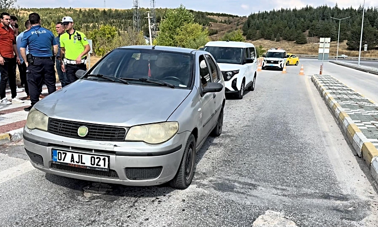 Son Gelişme: Kütahya'da taksiciler korsan taksiciyi polise yakalattı, 100 bin lira ceza uygulandı ve Merak Edi