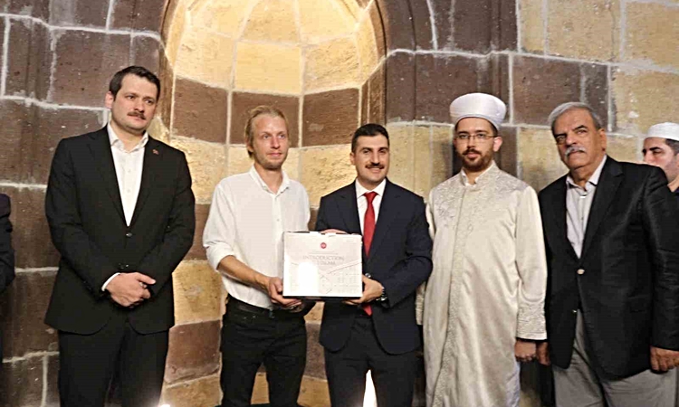 Son Gelişme: Letonya uyruklu Andyejs Mozajevs, Van Gevaş'ta Müslüman olup Veysel adını aldı - Son Dakika Bilgi