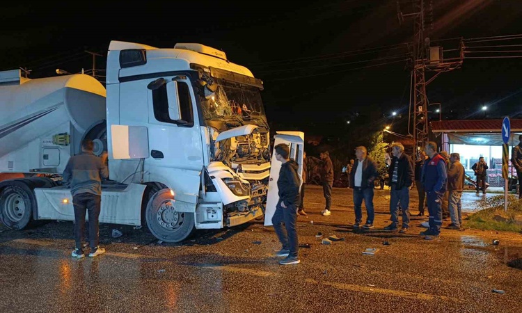 Son Gelişme: Malatya Doğanşehir'de üç araç çarpıştı, kazada yaralanan olmadı ve Merak Edilenler