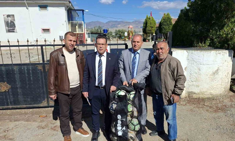 Son Gelişme: Manisa Sarıgöl'de Bağlıca Halil Duran Okuluna spor malzemesi desteği verildi - Son Dakika Bilgile