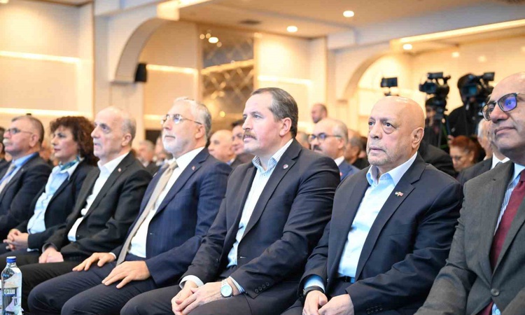 Son Gelişme: Memur-Sen Başkanı Yalçın, COP31 öncesi adil dönüşüm çağrısı yaptı: Gelişmeler Takip Ediliyor