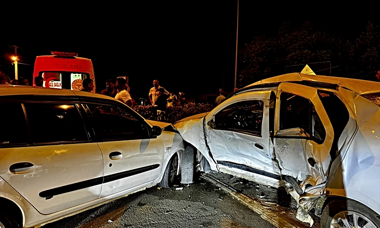 Son Gelişme: Muğla Fethiye'de iki otomobil çarpıştı, 2'si çocuk 4 kişi yaralandı ve Merak Edilenler