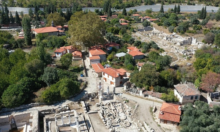 Son Gelişme: Muğla Yatağan'daki Stratonikeia, 3 bin 500 yıllık geçmişiyle havadan görüntülendi - Son Dakika Bi