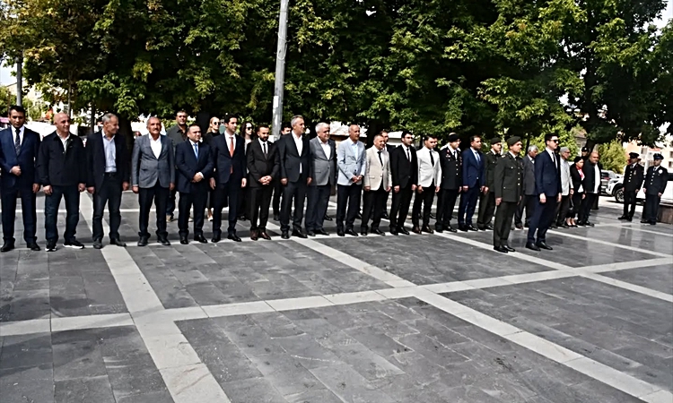 Son Gelişme: Muş Malazgirt'te 19 Eylül Gaziler Günü töreni çelenk sunumuyla resmen start aldı - Son Dakika Bil