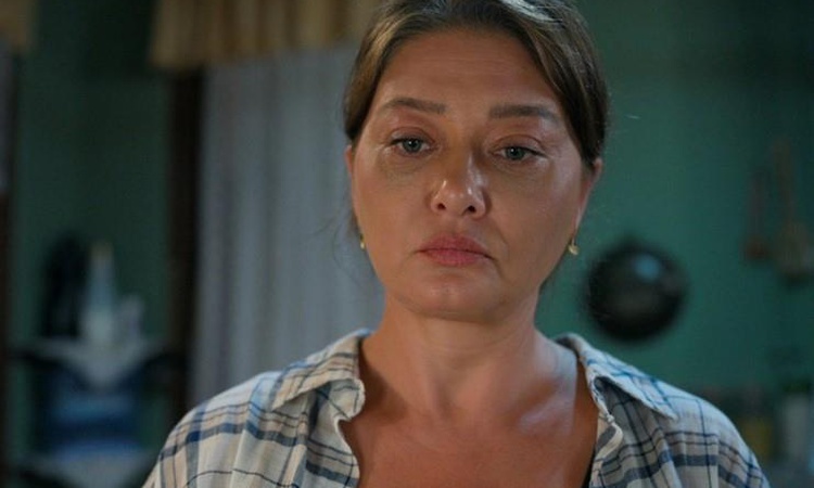 Son Gelişme: Nurgül Yeşilçay diziden ayrılıyor mu, Nurgül Yeşilçay yerine Pınar Altuğ mu gelecek? ve Merak Edi