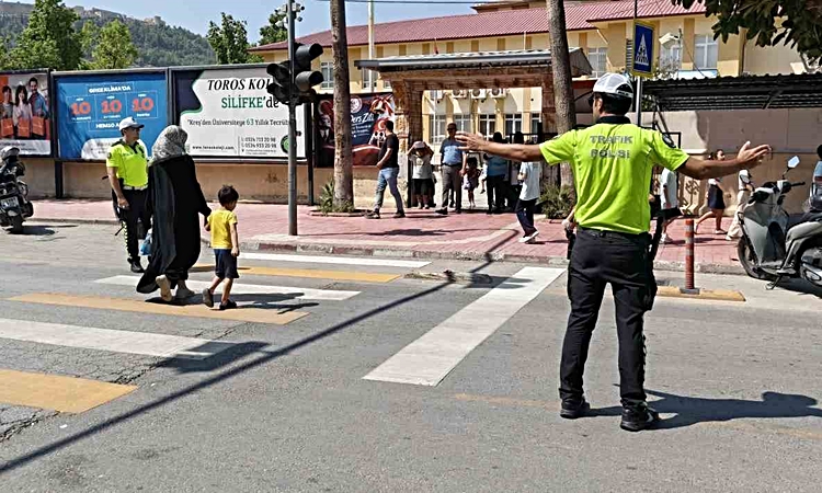 Son Gelişme: Okul önlerinde trafik güvenliği denetimleri resmen start aldı