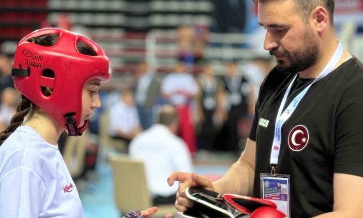 Son Gelişme: Oltulu milli takım antrenörü Ekrem Kesgin’e İtalya’da Dünya şampiyonası görevi