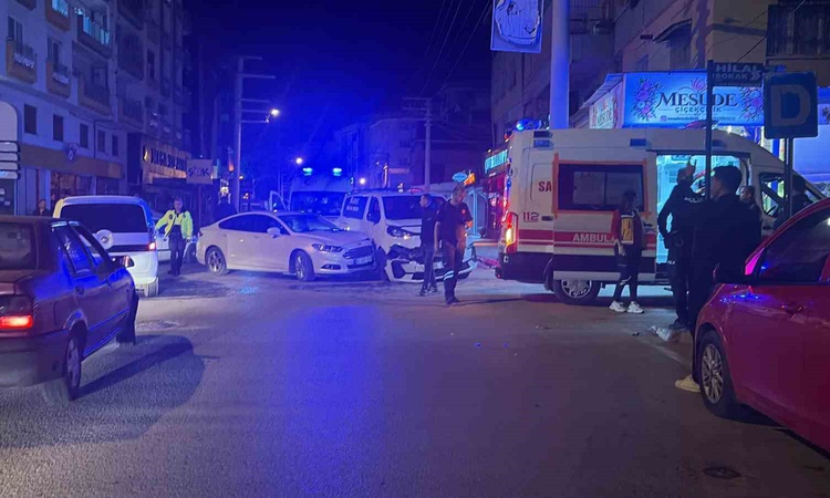 Son Gelişme: Osmaniye'de gece iki otomobilin çarpıştığı kazada 2 kişi yaralandı | İşte Tüm Ayrıntılar