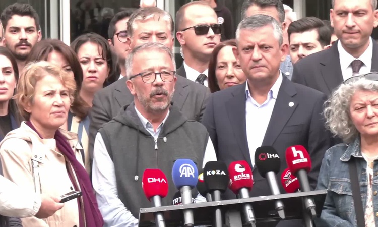 Son Gelişme: Özgür Özel'den "fon krizi" açıklaması: "Asrın soygunu, yolsuzluğu, dolandırıcılığı ile karşı karş