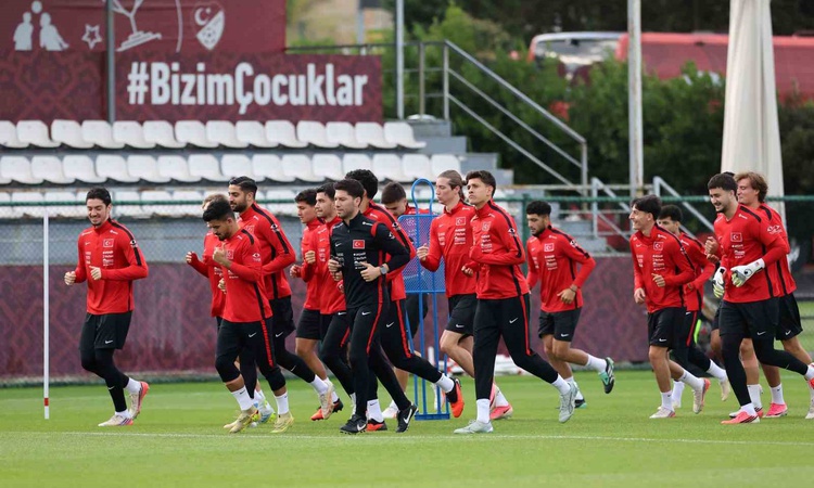 Son Gelişme: Play-off'u garantileyen Ümit Milli Takımı, Macaristan maçı hazırlıklarını bitirdi: Gelişmeler Tak
