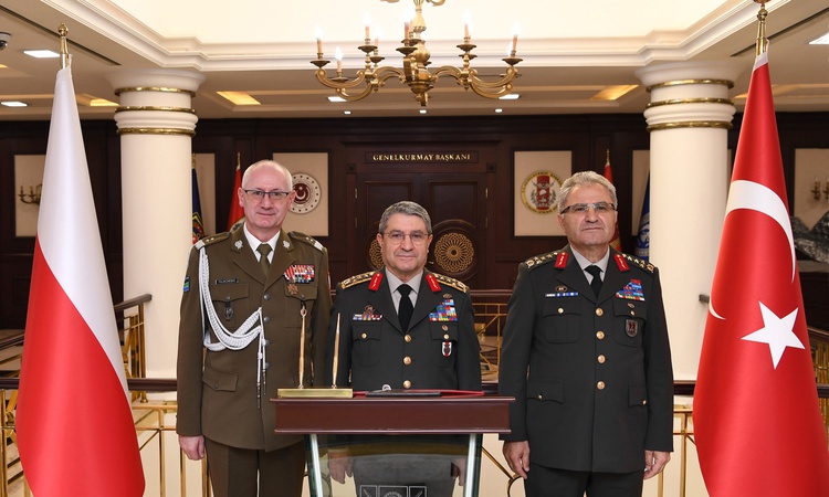 Son Gelişme: Polonya Kara Kuvvetleri Müfettişi Fajkowski, Bayraktaroğlu tarafından kabul edildi - Son Dakika B