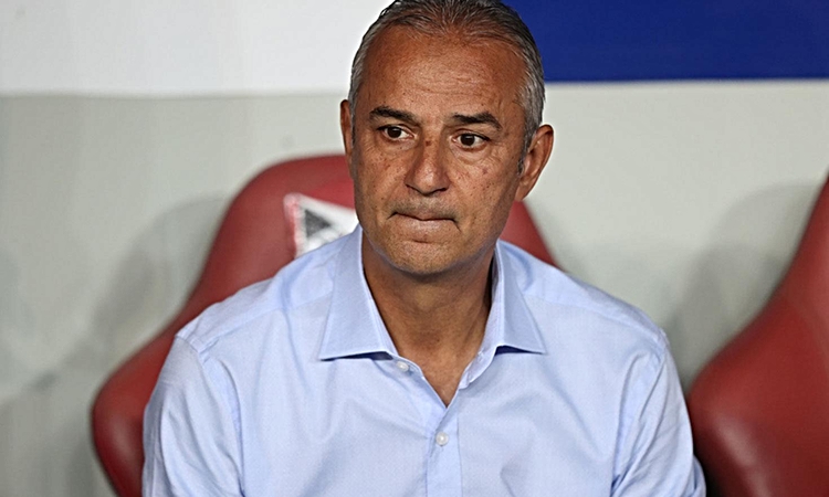 Son Gelişme: Saha zeminini eleştiren İsmail Kartal'ın hedefinde hakemler var - Son Dakika Bilgileri