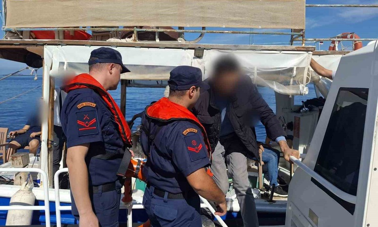 Son Gelişme: Sahil Güvenlik, Dalaman ve Bodrum açıklarında yaralı, rahatsız 2 kişiyi tahliye etti | İşte Tüm A