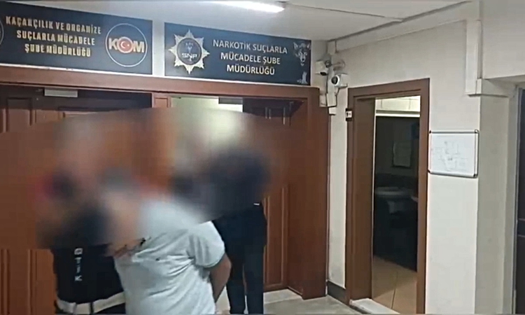 Son Gelişme: Sakarya'da 3 adrese uyuşturucu operasyonunda 6 şüpheli hakkında tutuklama kararı verildi - Son Da
