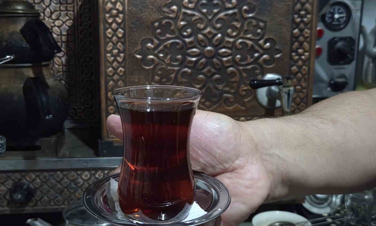 Son Gelişme: Samsun'da çay fiyatları kahvehanede 20 TL, çay ocağında 15 TL oldu: Gelişmeler Takip Ediliyor