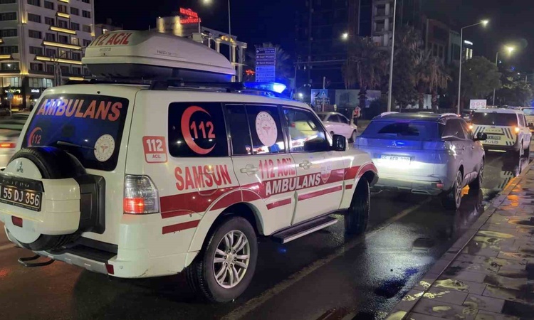 Son Gelişme: Samsun İlkadım'da trafik ışıklarında karşıya geçen yayaya SUV çarptı, yaralandı | İşte Tüm Ayrınt