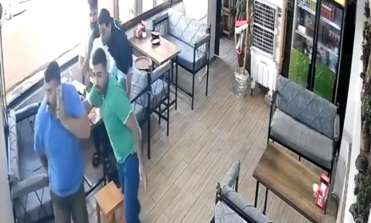 Son Gelişme: Şanlıurfa Karaköprü'de 5.4'lük depremde vatandaş çorabıyla lokantadan kaçtı - Son Dakika Bilgiler