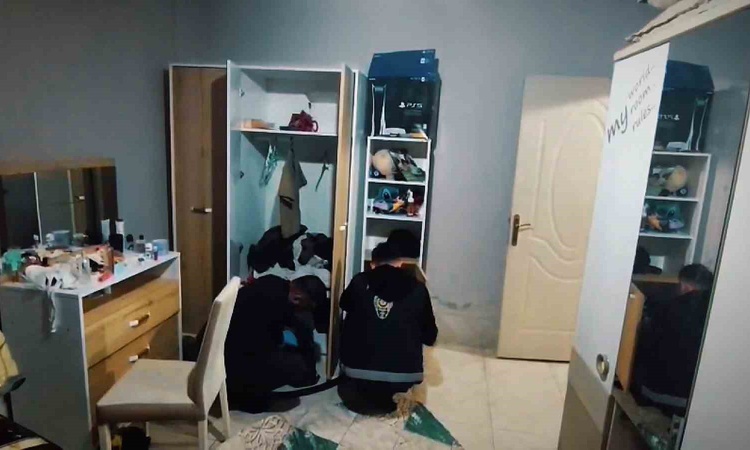 Son Gelişme: Şanlıurfa merkezli dolandırıcılık operasyonunda 10 zanlıdan 6'sı hakkında tutuklama kararı verild