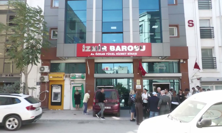 Son Gelişme: Serhat Sökmen mazbatasını alıp İzmir Barosu Başkanlığını Sefa Yılmaz'dan devraldı: Gelişmeler Tak