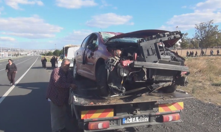 Son Gelişme: Silivri'de sürücünün manevrasıyla takla atan otomobilde 1'i çocuk 3 kişi yaralandı: Gelişmeler Ta
