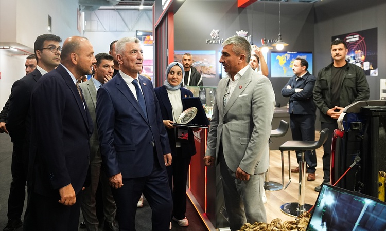Son Gelişme: Ticaret Bakanı Ömer Bolat, 369 firmanın katıldığı MÜSİAD EXPO 2026'yı gezdi - Son Dakika Bilgiler