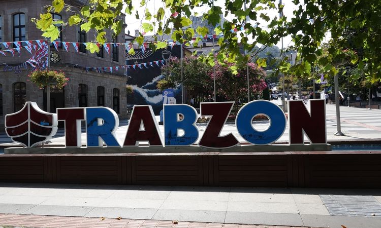 Son Gelişme: Trabzonspor taraftarı yeni teknik direktör tercihini tüm detaylarıyla paylaştı: Yabancı mı, yerli