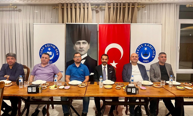 Son Gelişme: Türk Eğitim-Sen'li İşcan, Gaziantep'te üniversite çalışanlarının taleplerini dinledi