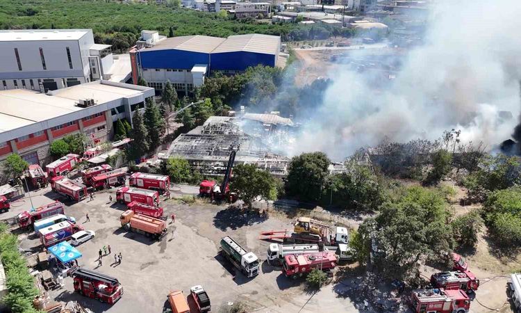 Son Gelişme: Tuzla'daki kimyasal fabrika yangını kısmen kontrol altında - Son Dakika Bilgileri