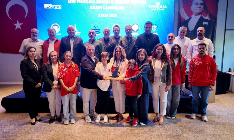 Son Gelişme: TYF Yelken Ligi Foça'da resmen start aldı, yaklaşık bin sporcu yarışacak