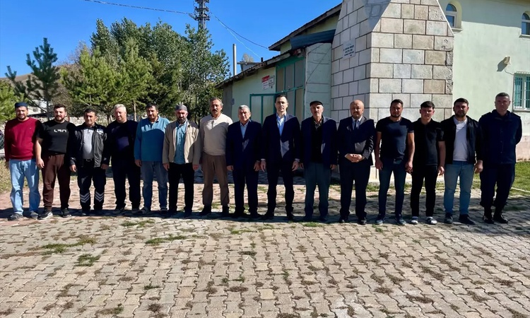 Son Gelişme: Ulaş Kaymakamı Avcı, Akkaya ve Kovalı köylerinde vatandaşların taleplerini dinledi - Son Dakika B